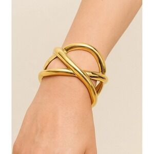 NWT New Directions Gold Tone Core Bangle Bracelet